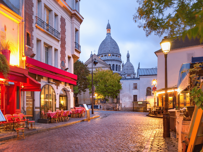 paris monmartre cafe